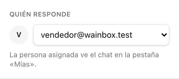 La sección «Quién responde» del panel mostrando a la persona que recibió el chat por reparto automático