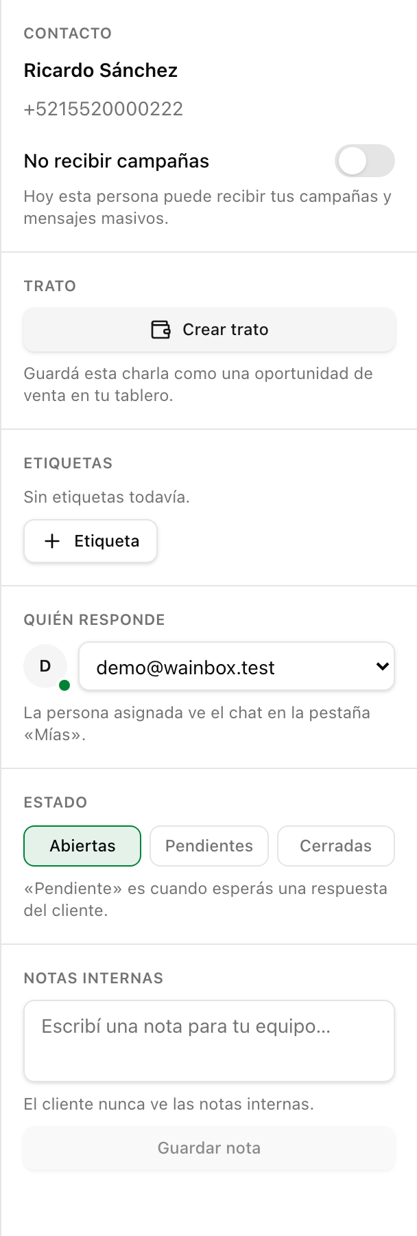 El panel del contacto con las secciones de contacto, etiquetas, responsable, estado y notas internas