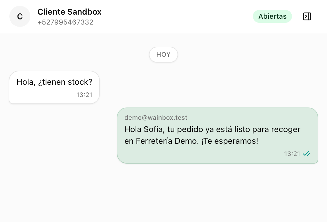 El hilo con la plantilla enviada como mensaje saliente y sus tildes de entrega