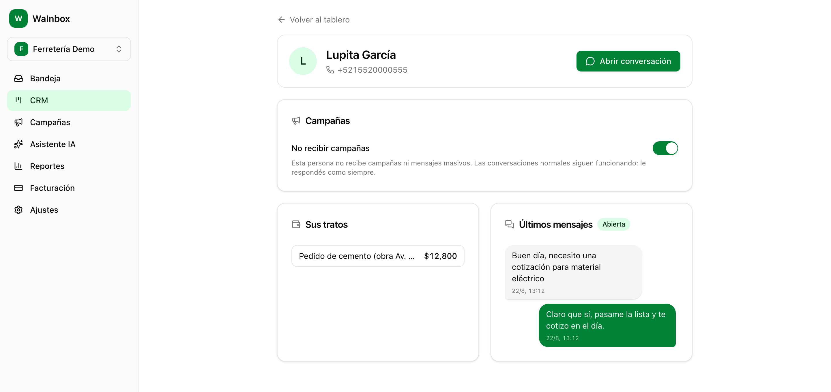 El perfil de un contacto con sus tratos y su historial de mensajes
